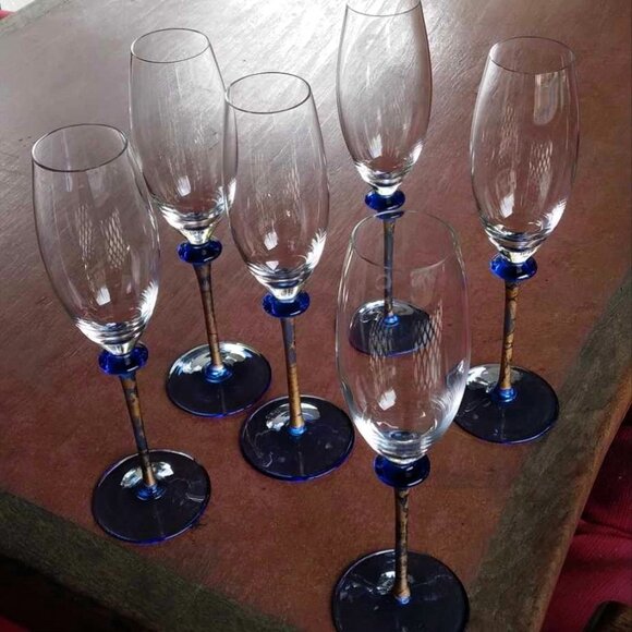 Gorgeous Set of 6 Art Glass Cobalt Blue Gold Painted Stemmed Champagne Flutes - Picture 2 of 10